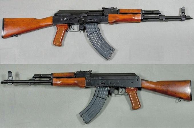 Kalašnikov AKM